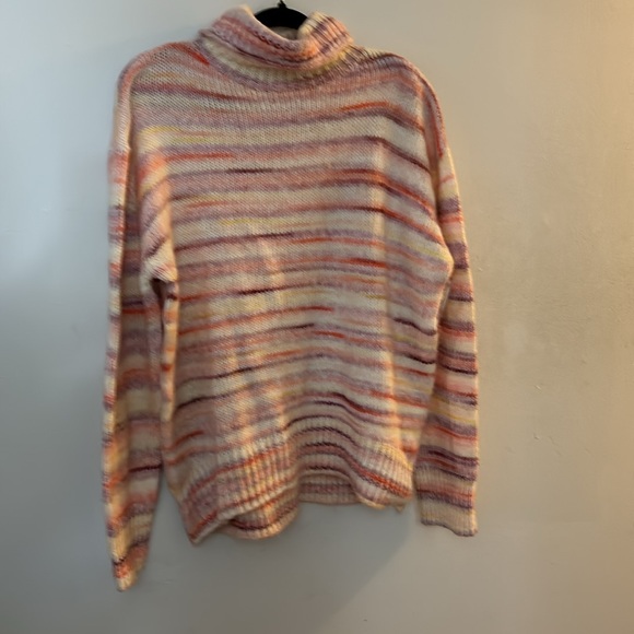 NWOT MULTIPLE COLOUR TURTLENECK - Picture 8 of 11